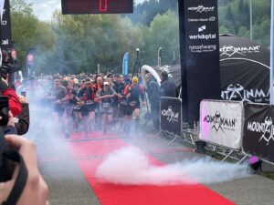Startschuss M-Strecke beim Mountainman (c) Stefanie Fuchs